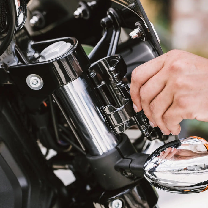 Indian Motorcycle 20 in. Quick Release Touring Windshield, Mid, Chrome | 2890338-410