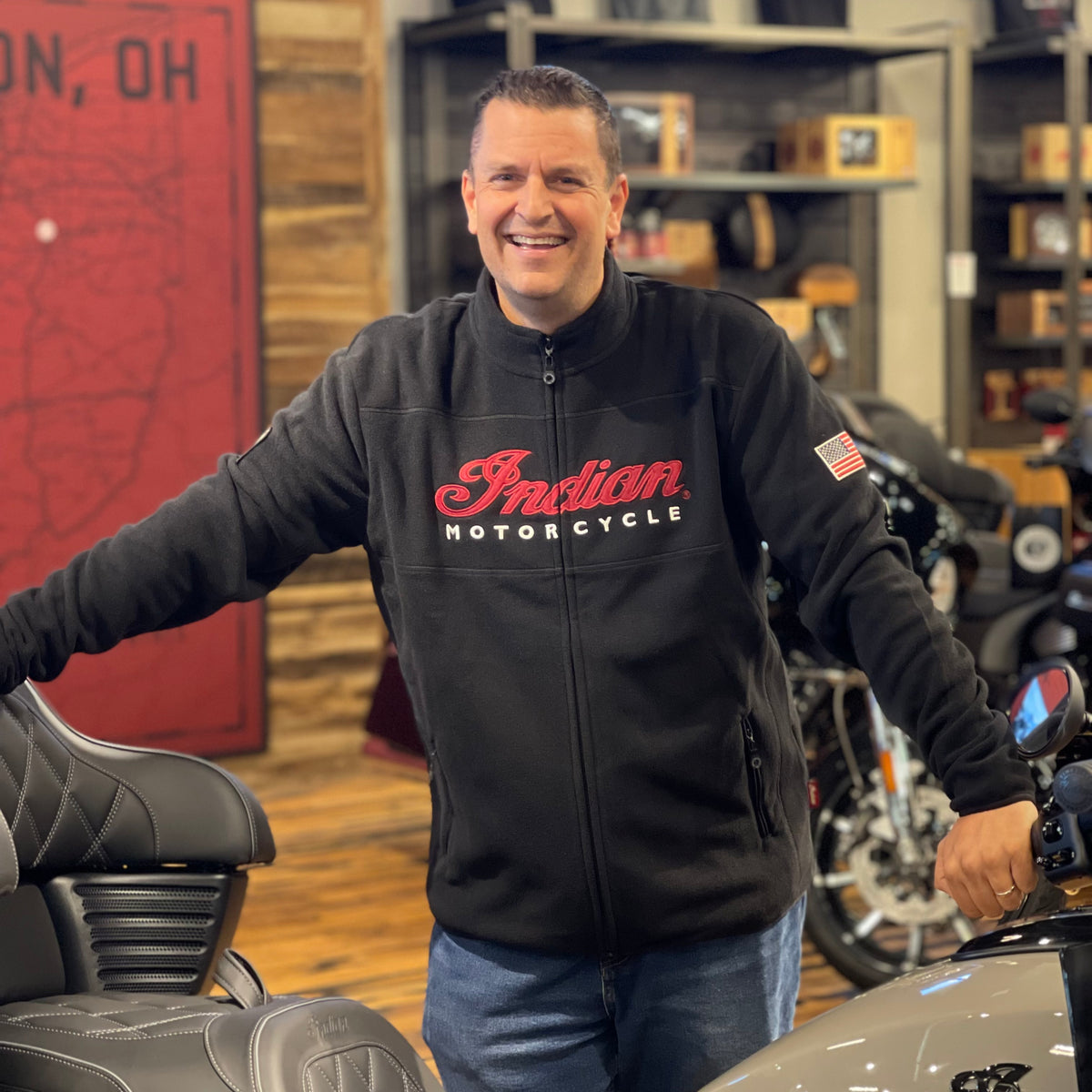 Indian Motorcycle フルジップジャケット ブラック Indian Motorcycle Men's Zip Thru Fleece, Black | 2861644 — Bair's