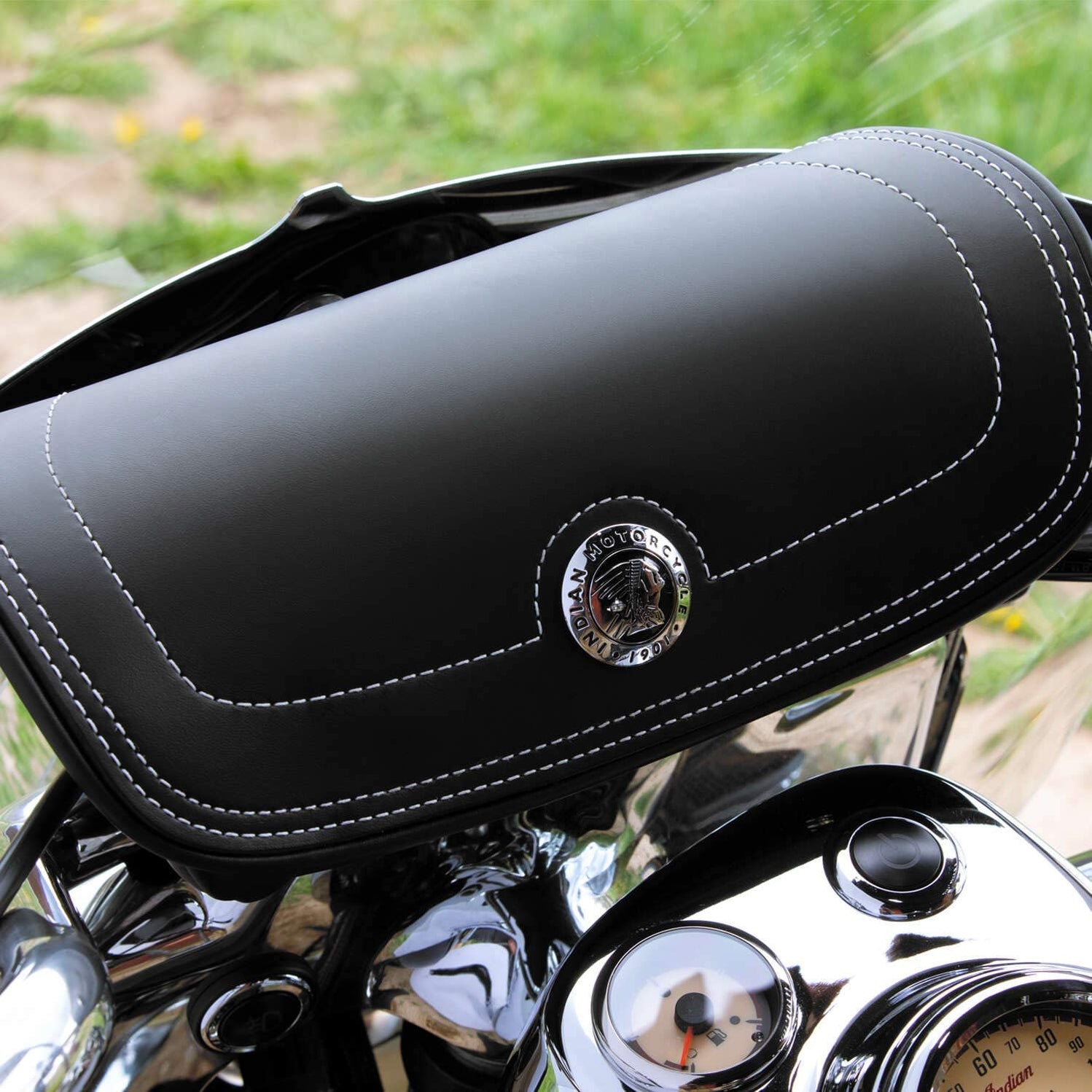 Indian Motorcycle Genuine Leather Handlebar Bag, Black 287957701